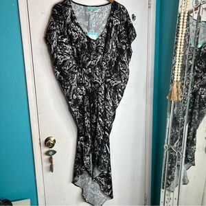 Robyn Lawley rough diamond jaggered kaftan new with tags Australia